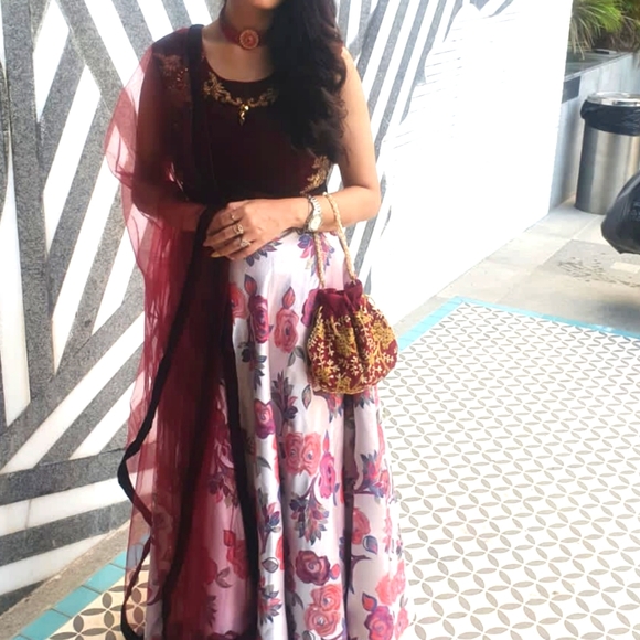 Crop Top Skirt Lehanga Dress. Velvet Blouse . heavy wedding Lehanga Cocktail - Picture 4 of 6